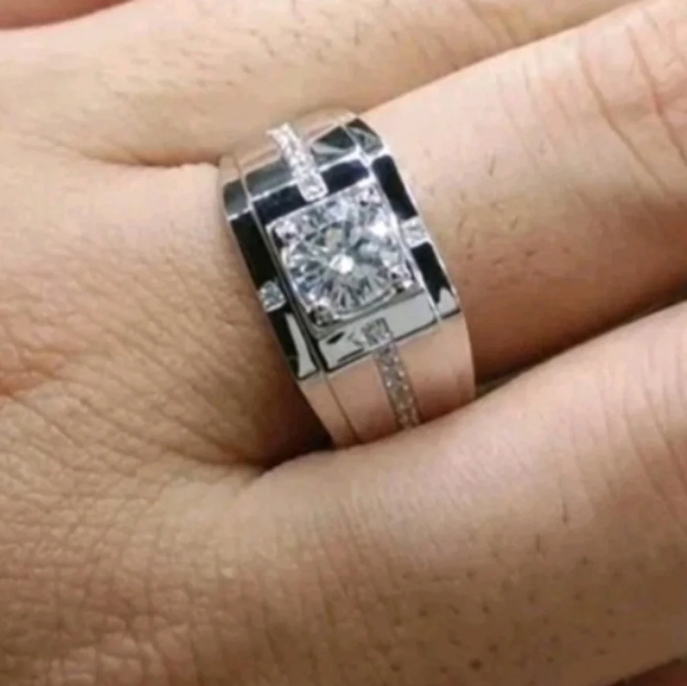 Elegant Unisex Silver Ring with Clear Gemstone Sz 9